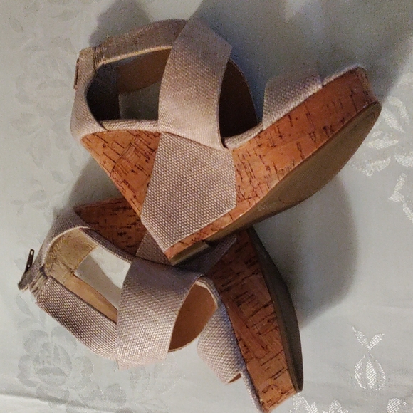 BCBG extra high wedge heels. - Picture 3 of 4